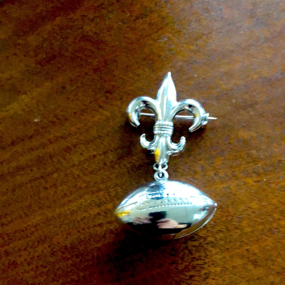 Vintage Football 🏈 Pin